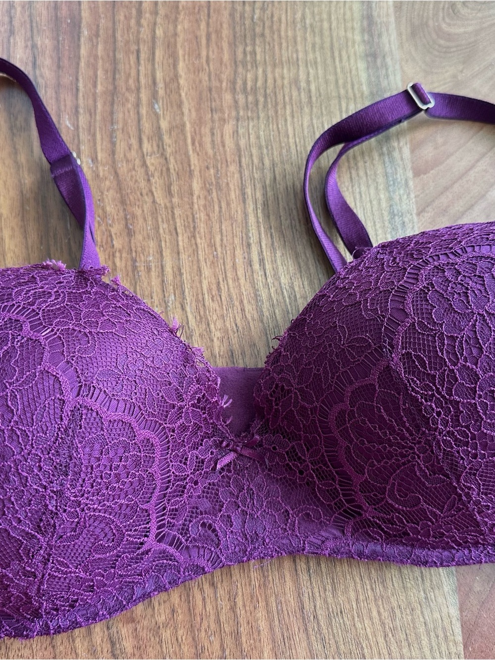 Victoria's Secret Plum Dream Angels paddedLace Bra.NO UNDERWIRE Deep Purple 34DD